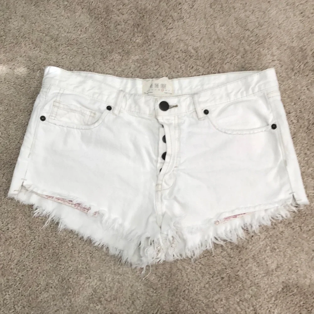 Free People We The Free White Soft & Relaxed Cut Off Shorts 29 Boho